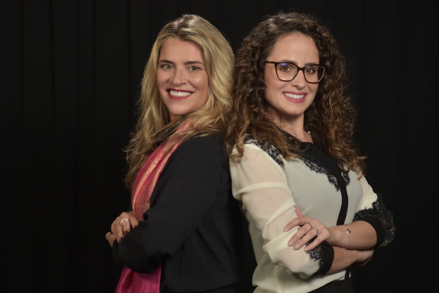 Dra. Flávia Vieira Machado e Dra. Marina de Assis Siqueira Brinati